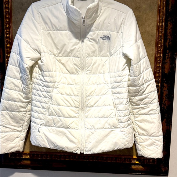 North Face White Puffer Jacket - Picture 3 of 12